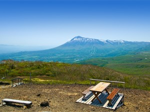 前森山頂から岩手山800