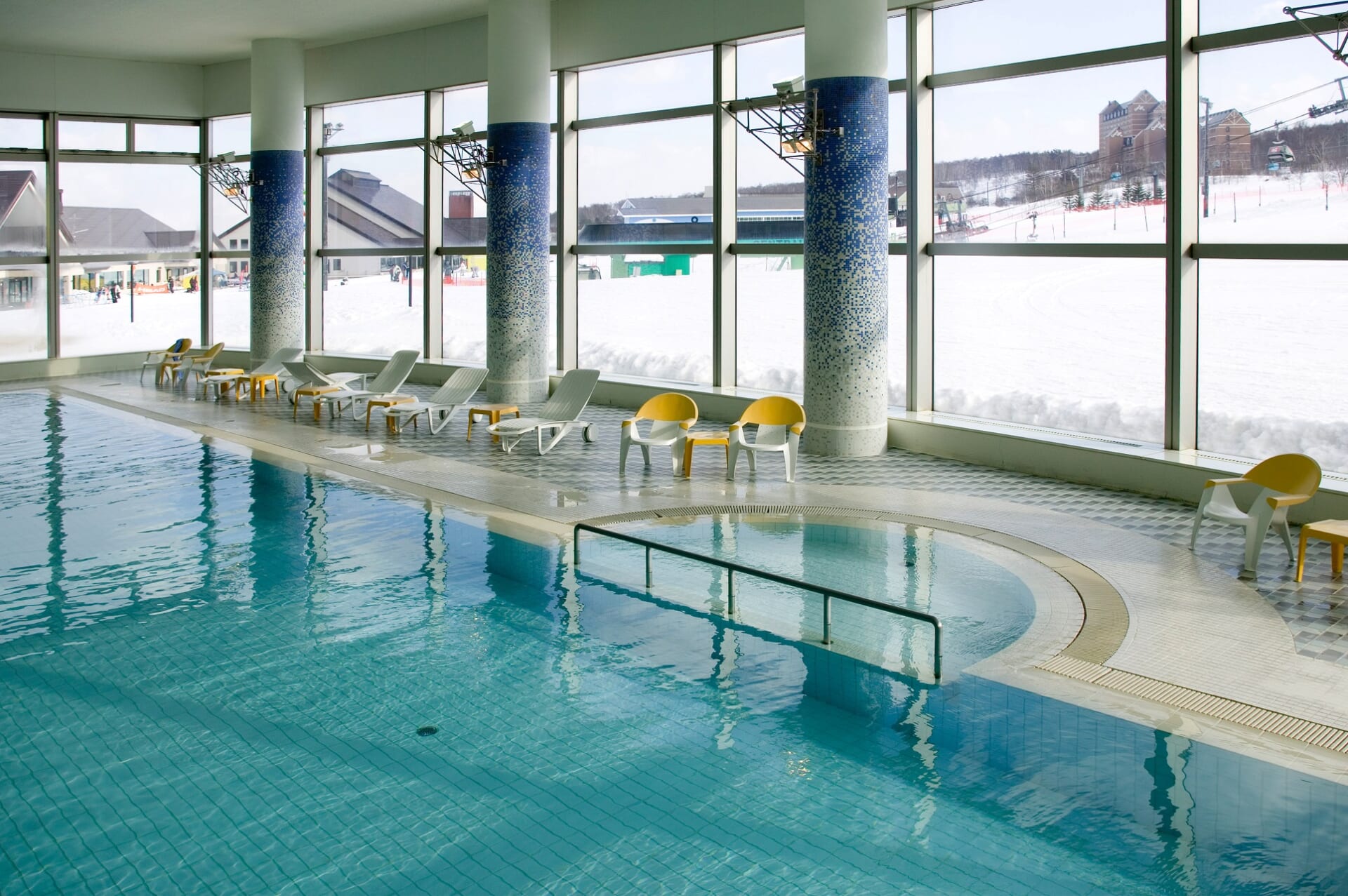 スポーツクラブ・オリンピア「屋内スイミングプール」