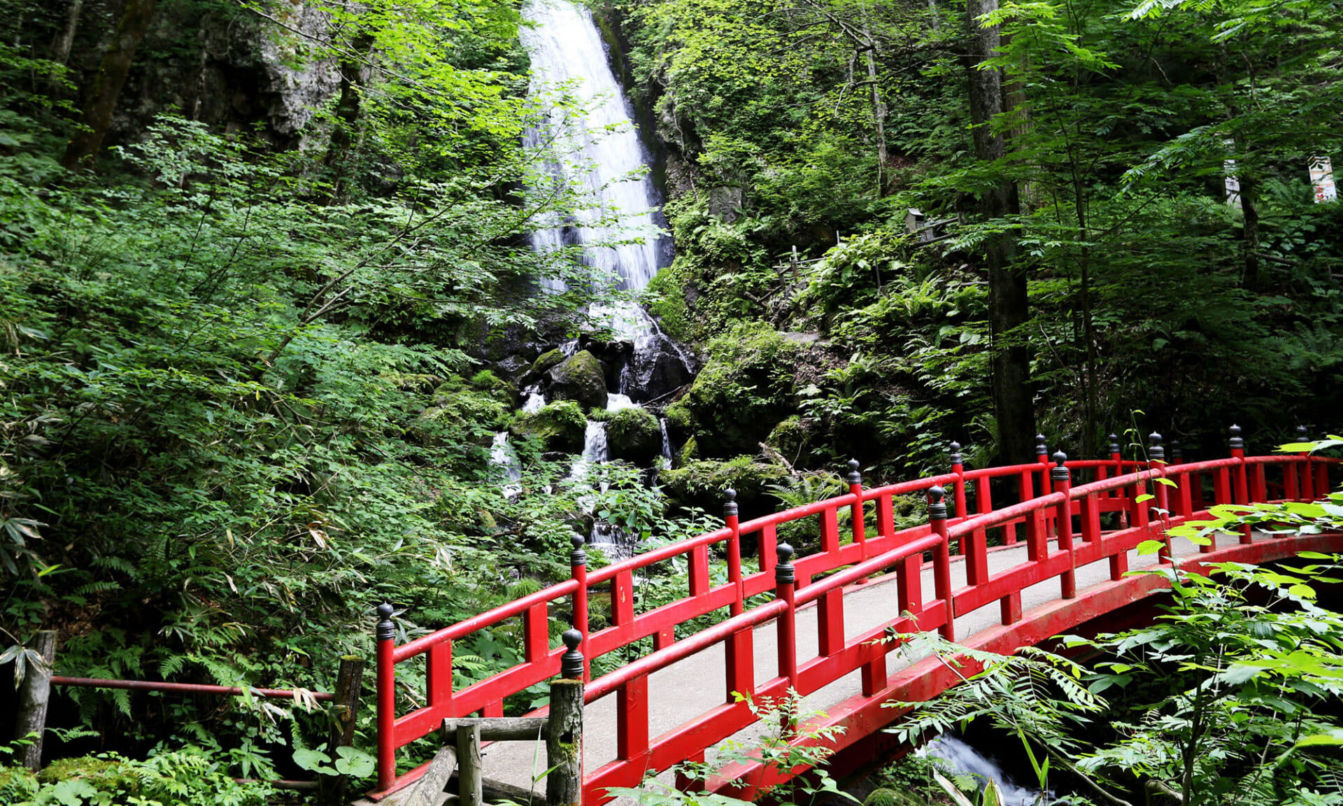 不動の滝　桜松神社